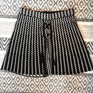 NWT Candie’s Black and White Geometric Pattern Skirt
